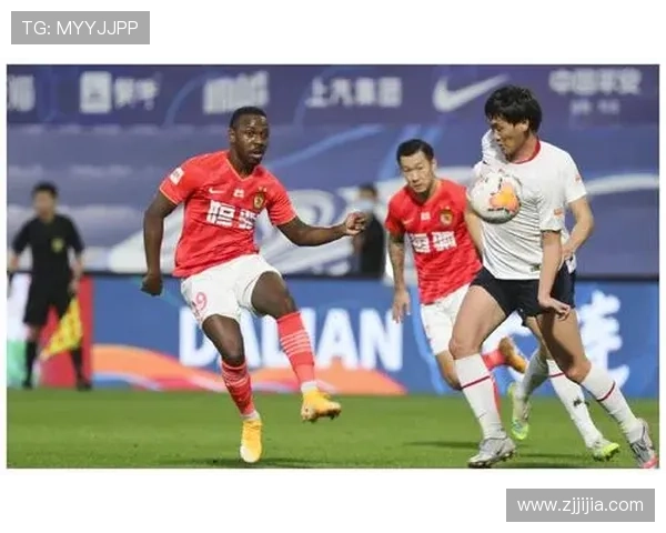 托纳利中场角色定位清晰，近期表现稳健